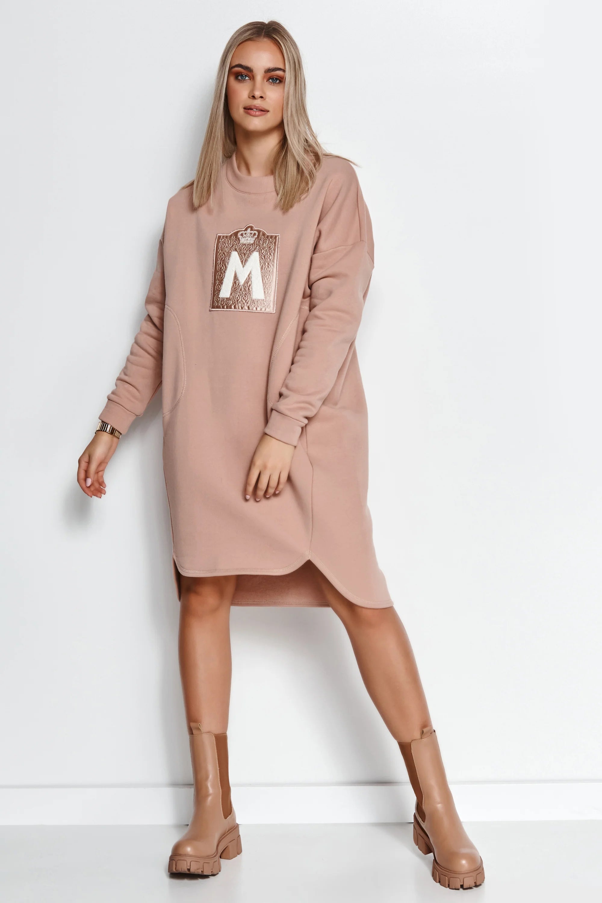 Sweatshirt dress with logo