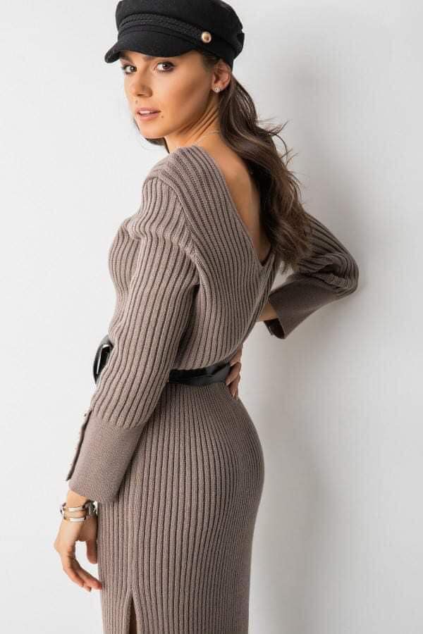 Ribbed dress with gold buttons