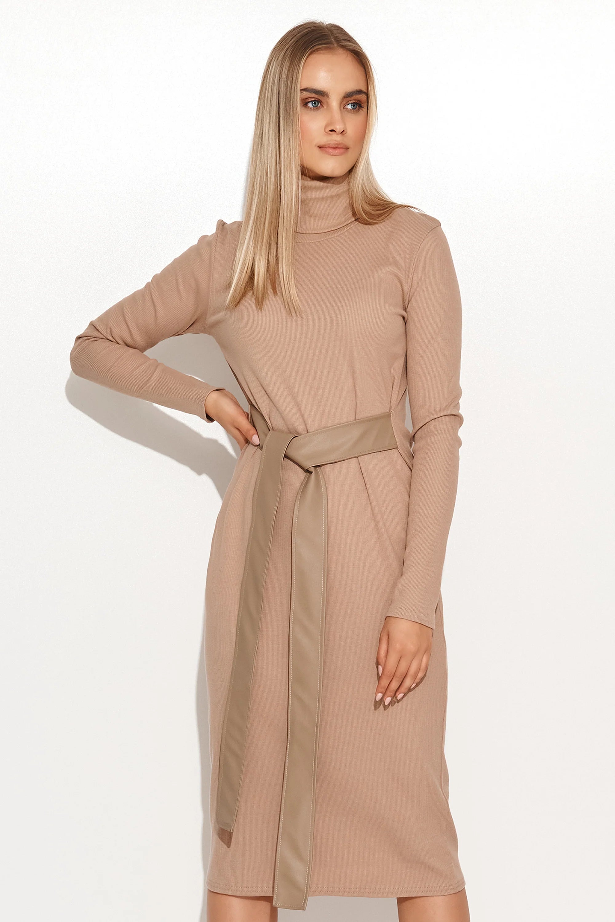 Ribbed dress with faux leather belt
