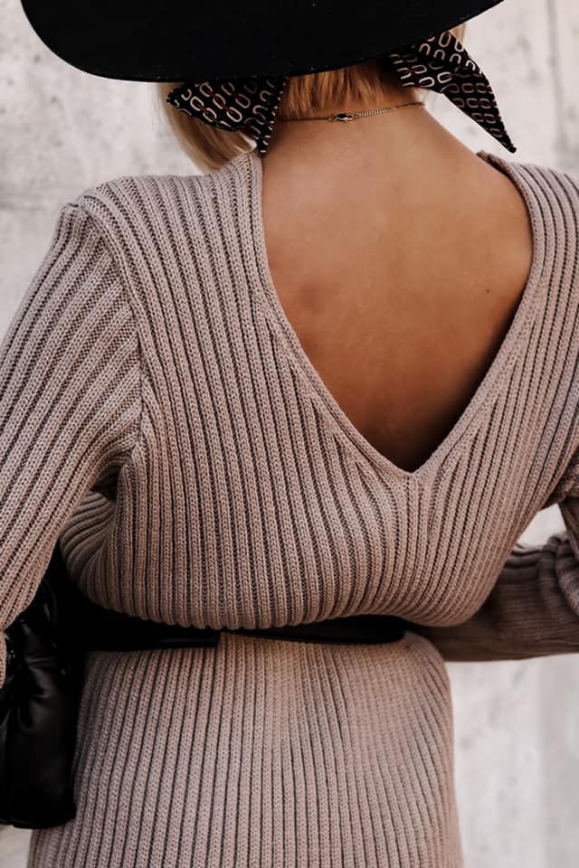 Ribbed dress with gold buttons