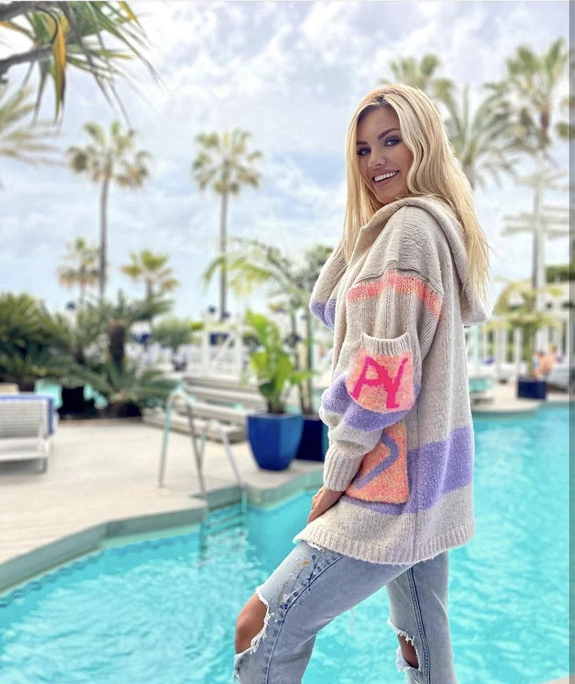 Short Cardigan with pockets.