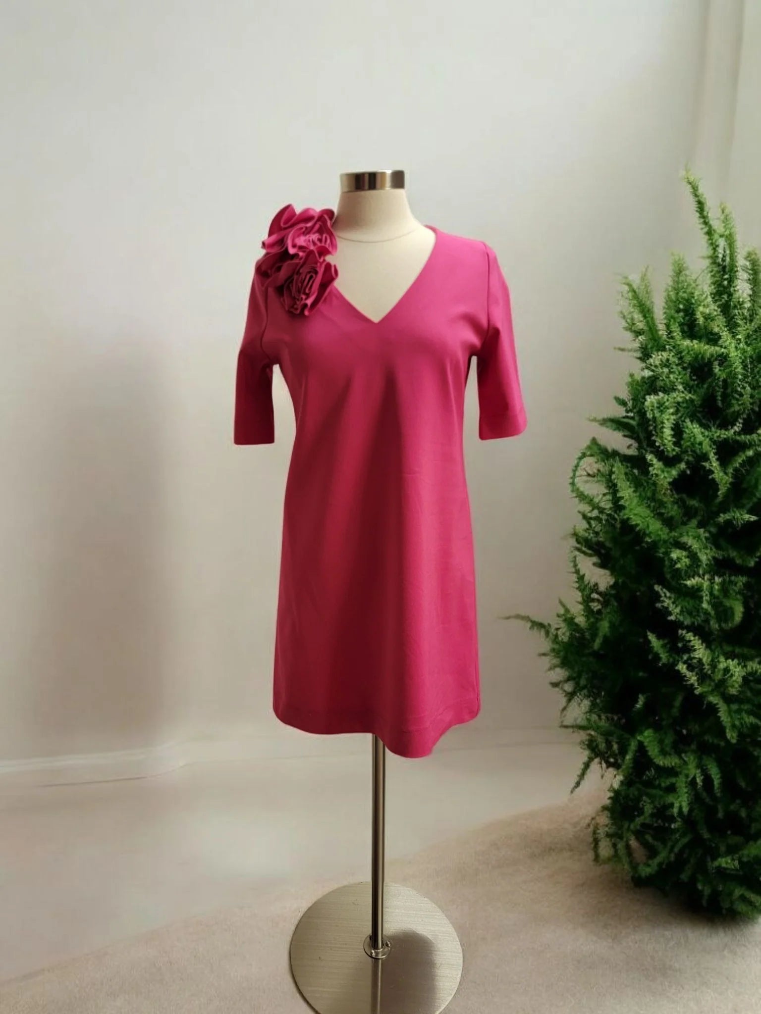 Short Sleeve cocktail dress with Roses