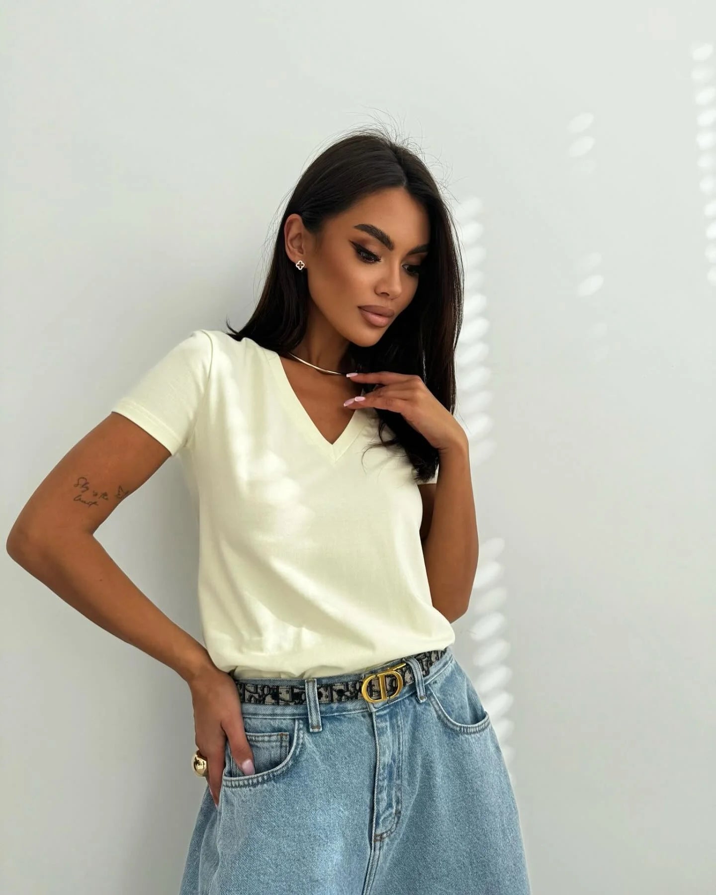 Short-sleeve basic top