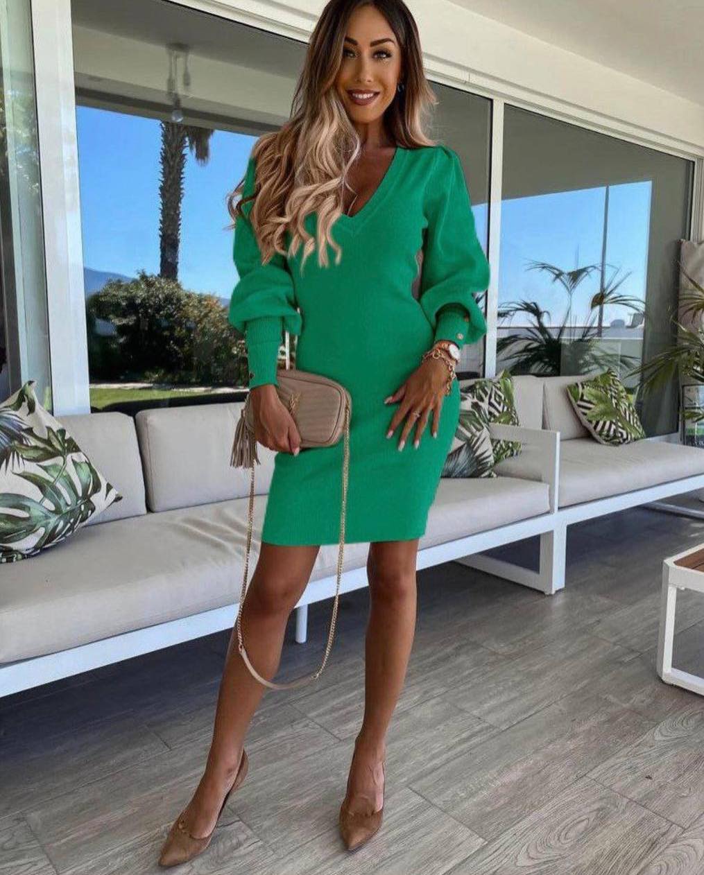 Dress with balloon sleeves.